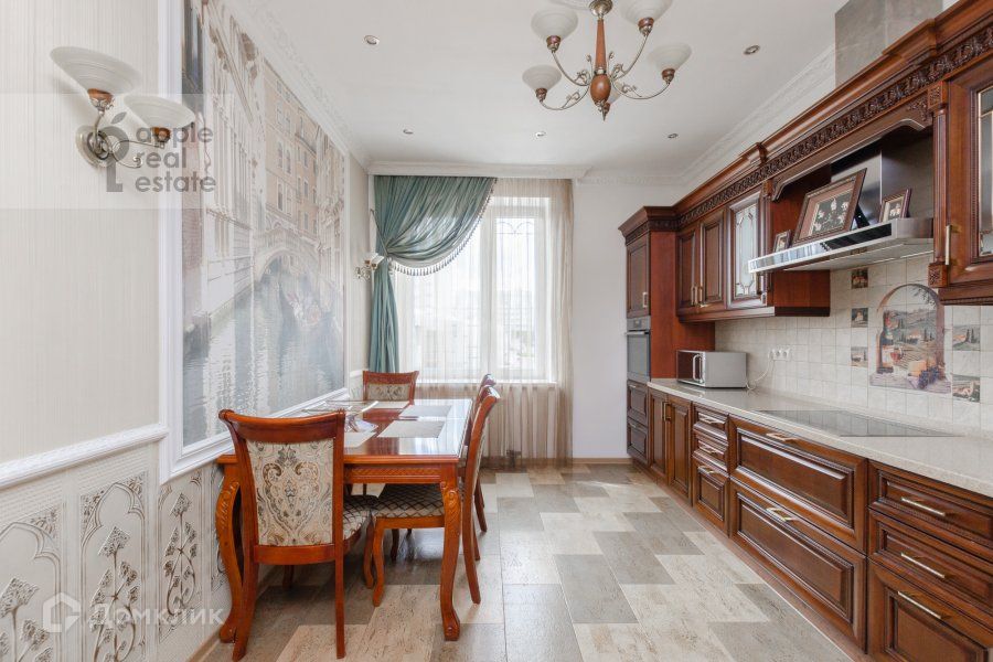 Сдаётся 2-комнатная квартира, 81 м²