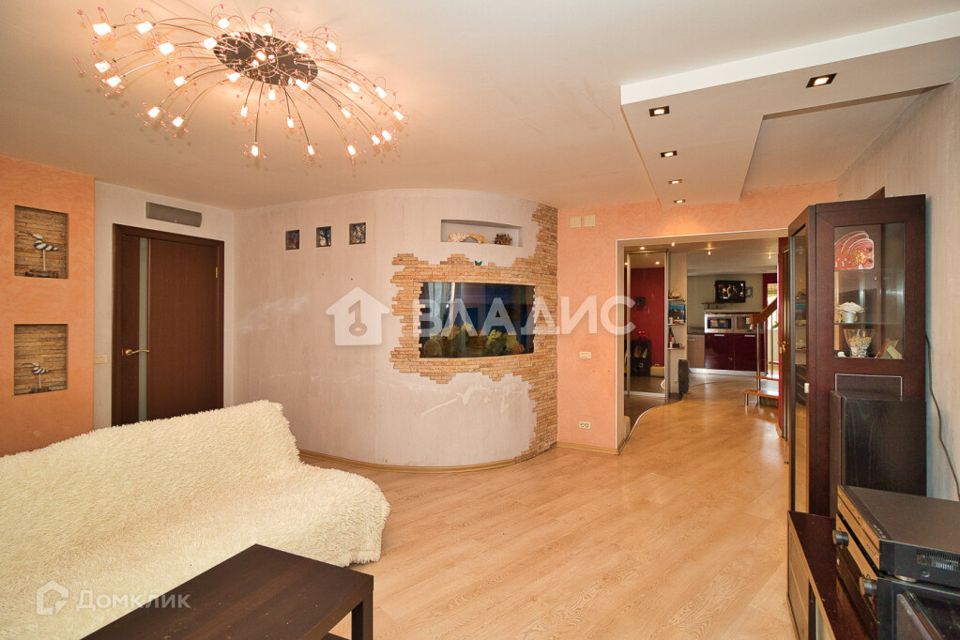 Продаётся 5-комнатная квартира, 168 м²