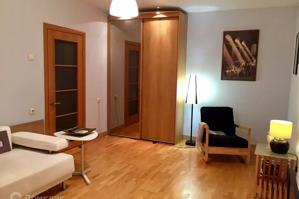 Продаётся 1-комнатная квартира, 38 м²