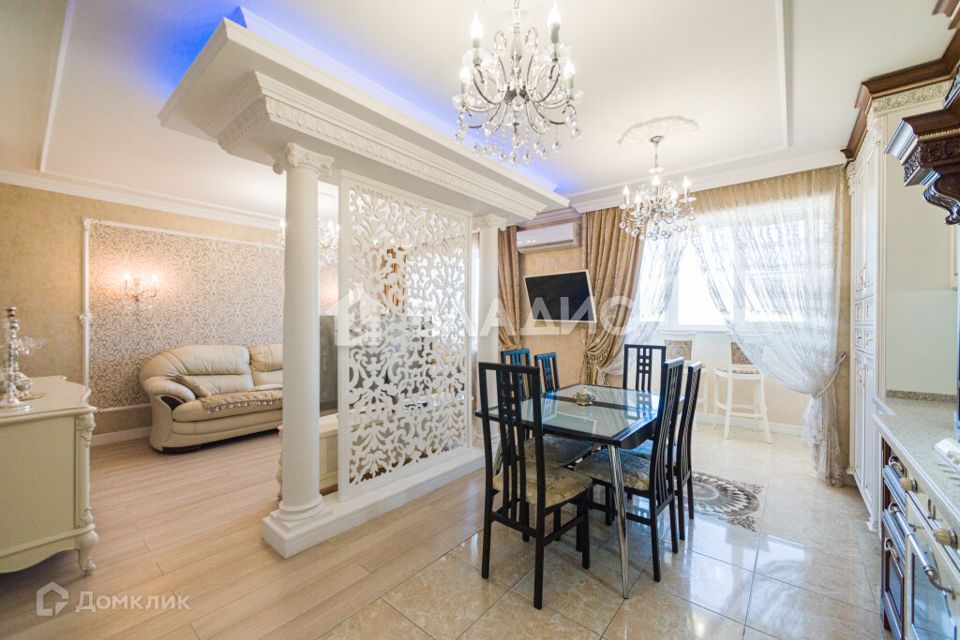 Продаётся 3-комнатная квартира, 109.5 м²