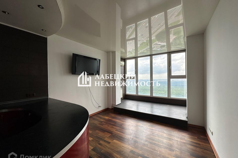 Продаётся 3-комнатная квартира, 77 м²