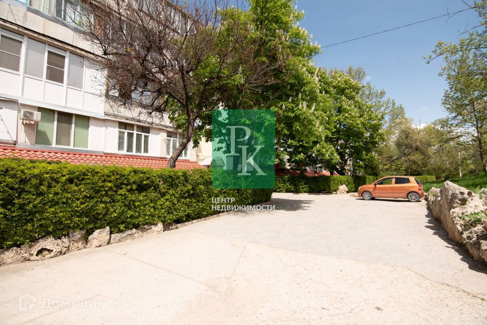 Продаётся комната в 1-комн. квартире, 18.4 м²