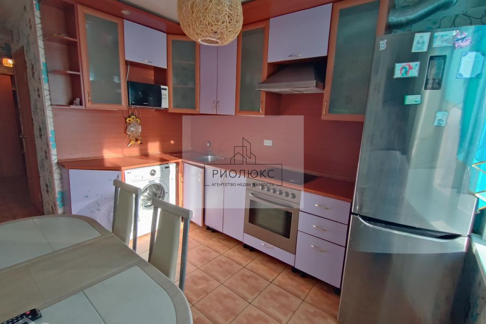 Продаётся 2-комнатная квартира, 55.6 м²