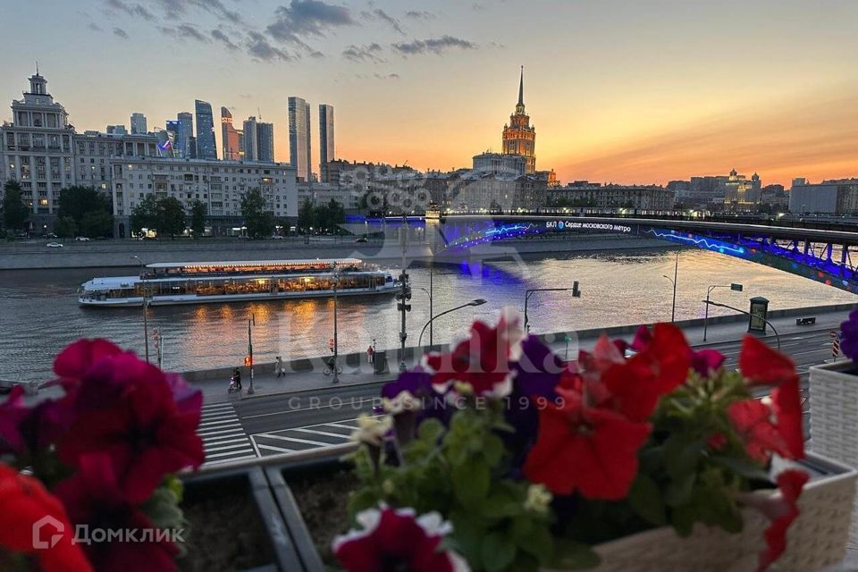 Продаётся 3-комнатная квартира, 115 м²
