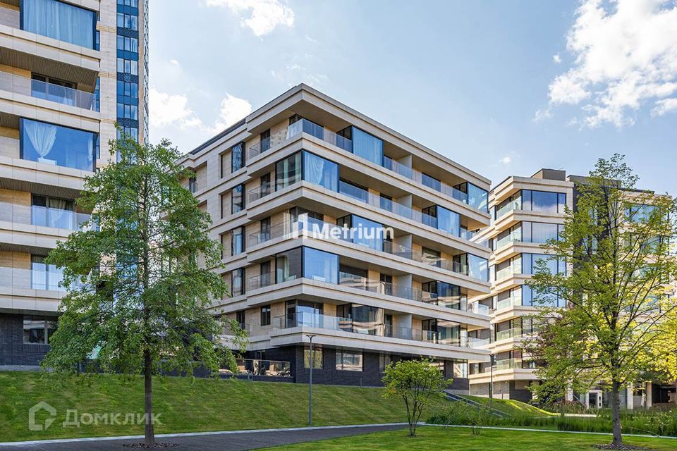 Продаётся 5-комнатная квартира, 219 м²