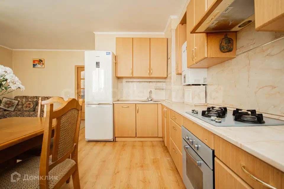 Продаётся 2-комнатная квартира, 79.7 м²