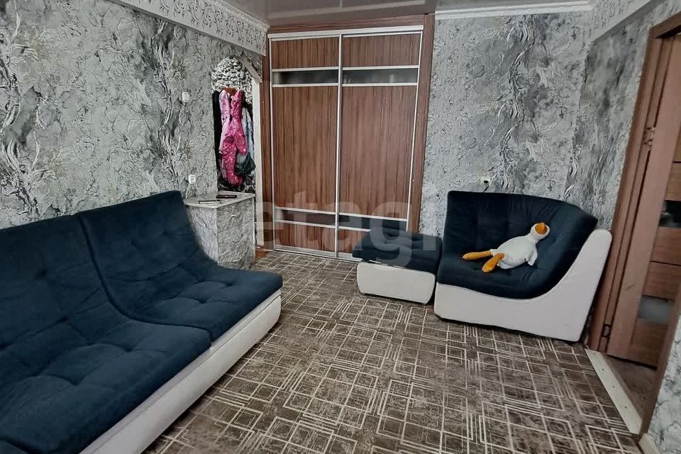 Продаётся 3-комнатная квартира, 50.5 м²