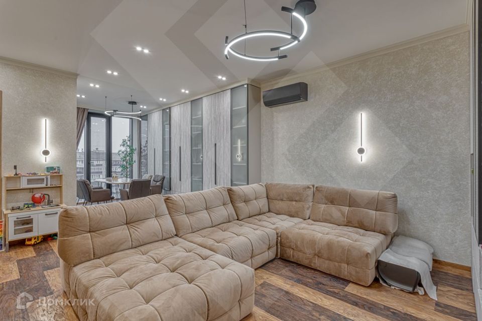 Продаётся 3-комнатная квартира, 100 м²