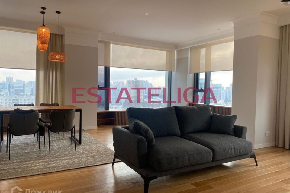 Продаётся 3-комнатная квартира, 107.4 м²