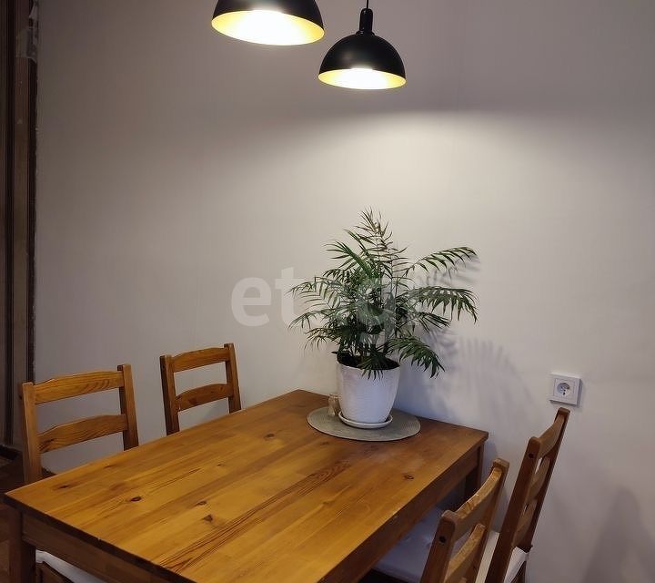 Продаётся 1-комнатная квартира, 42.3 м²