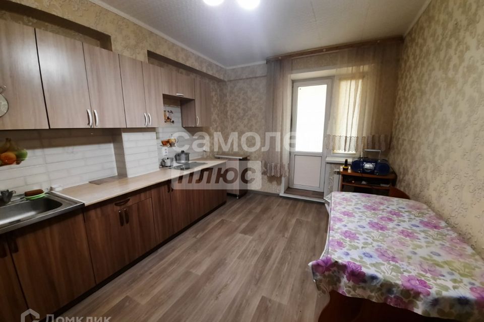 Продаётся 1-комнатная квартира, 42.7 м²