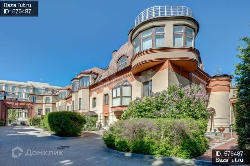 Продаётся 4-комнатная квартира, 220 м²