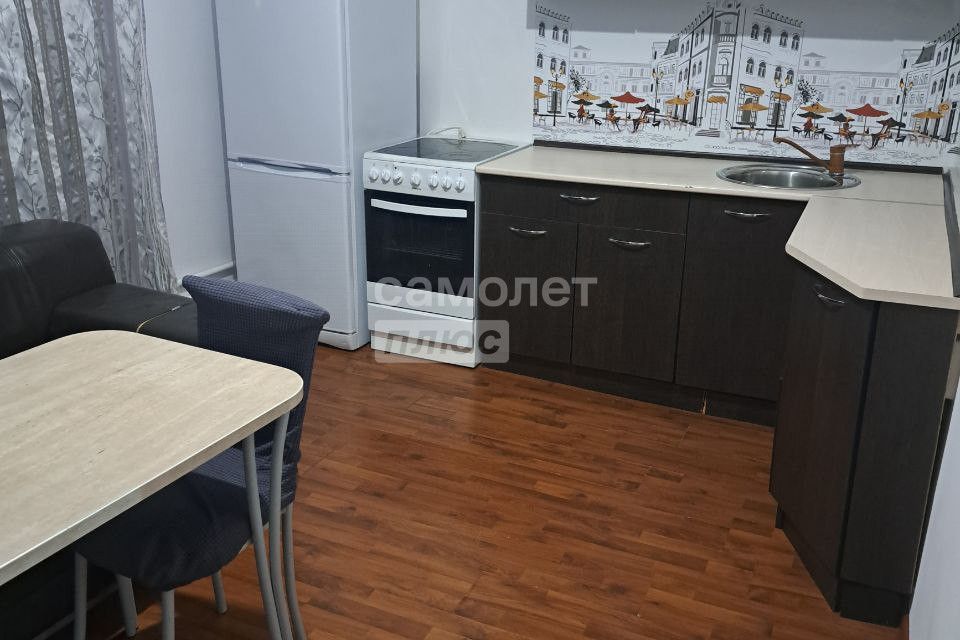 Сдаётся 2-комнатная квартира, 65 м²