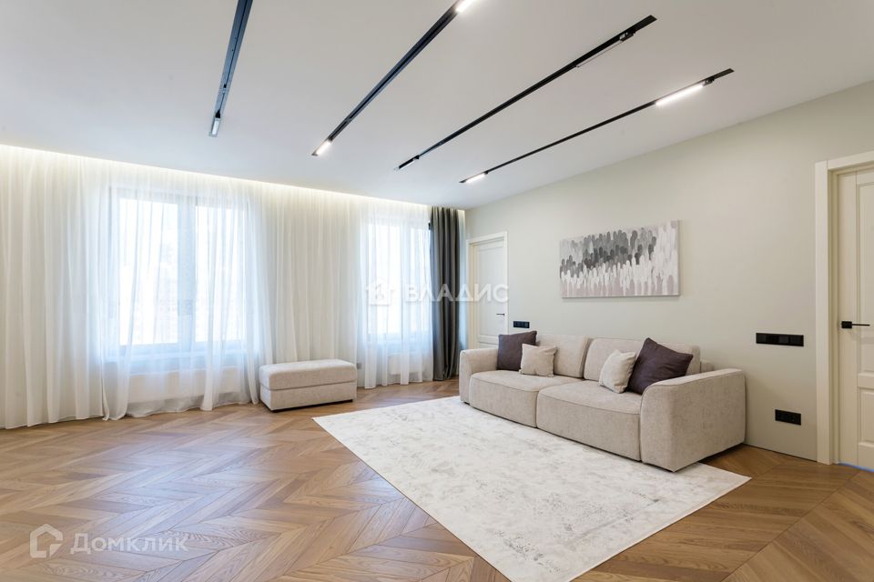 Продаётся 4-комнатная квартира, 91.7 м²