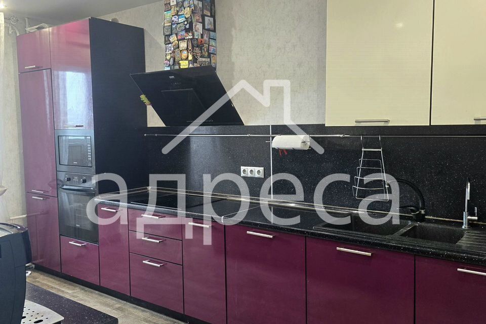 Продаётся 3-комнатная квартира, 101.9 м²