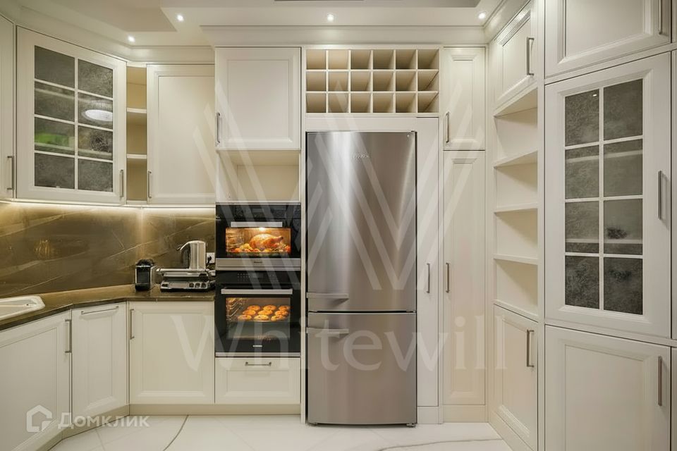 Продаётся 4-комнатная квартира, 160 м²