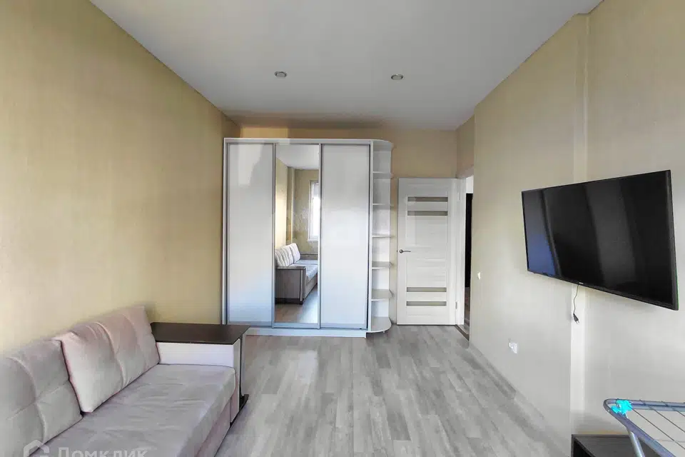 Продаётся 1-комнатная квартира, 38 м²