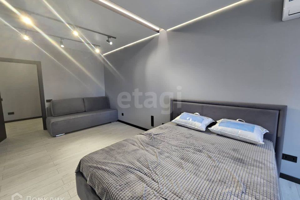 Продаётся 1-комнатная квартира, 42 м²
