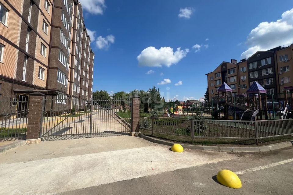 Продаётся 1-комнатная квартира, 41.8 м²