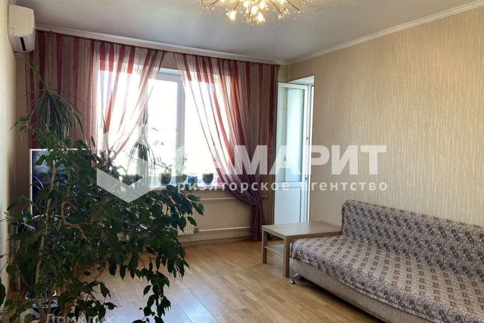 Продаётся 4-комнатная квартира, 125.9 м²