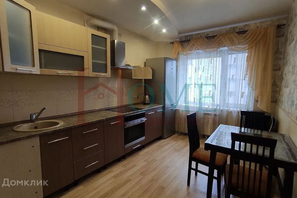 Сдаётся 2-комнатная квартира, 76 м²