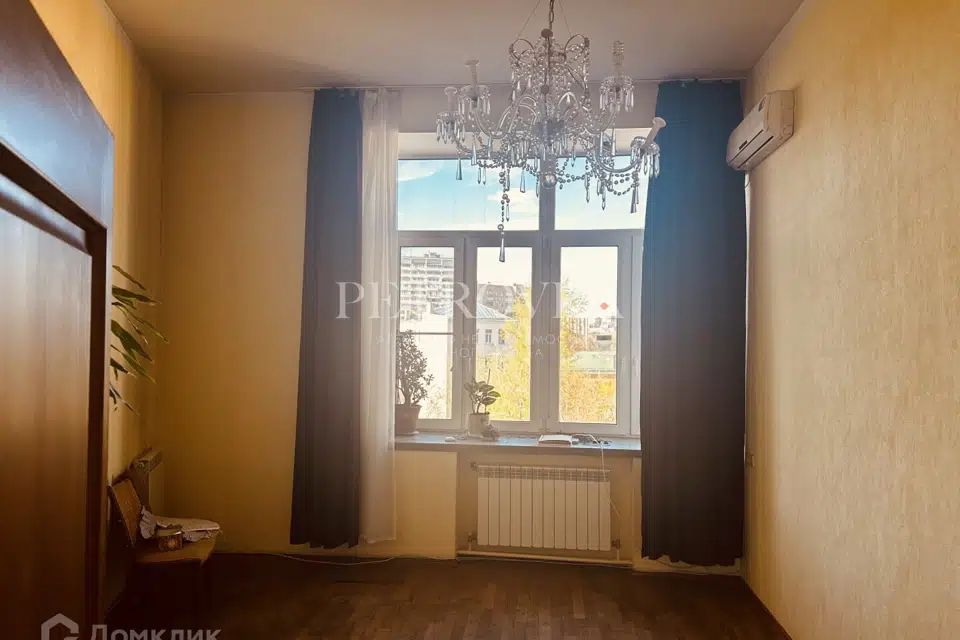 Продаётся 4-комнатная квартира, 105 м²