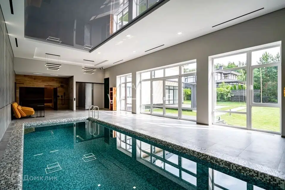 Продаётся 3-этажный дом, 600 м²