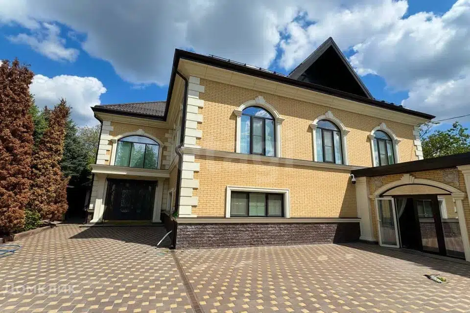 Продаётся 2-этажный дом, 427.6 м²