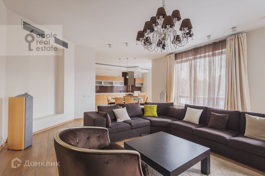 Продаётся 4-комнатная квартира, 195 м²