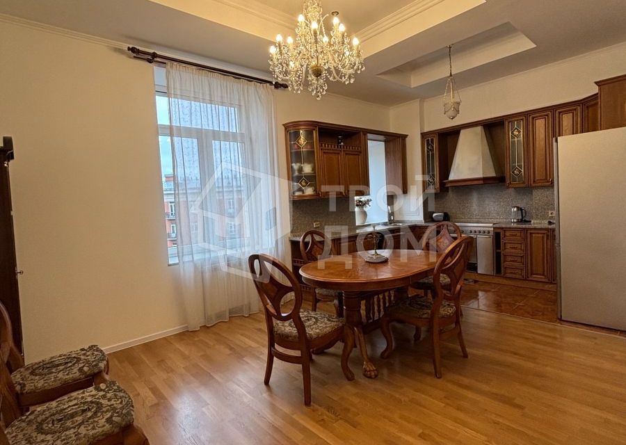 Сдаётся 2-комнатная квартира, 76.5 м²