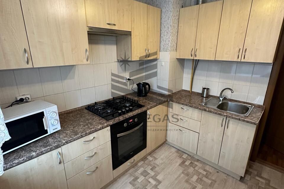 Сдаётся 2-комнатная квартира, 58 м²