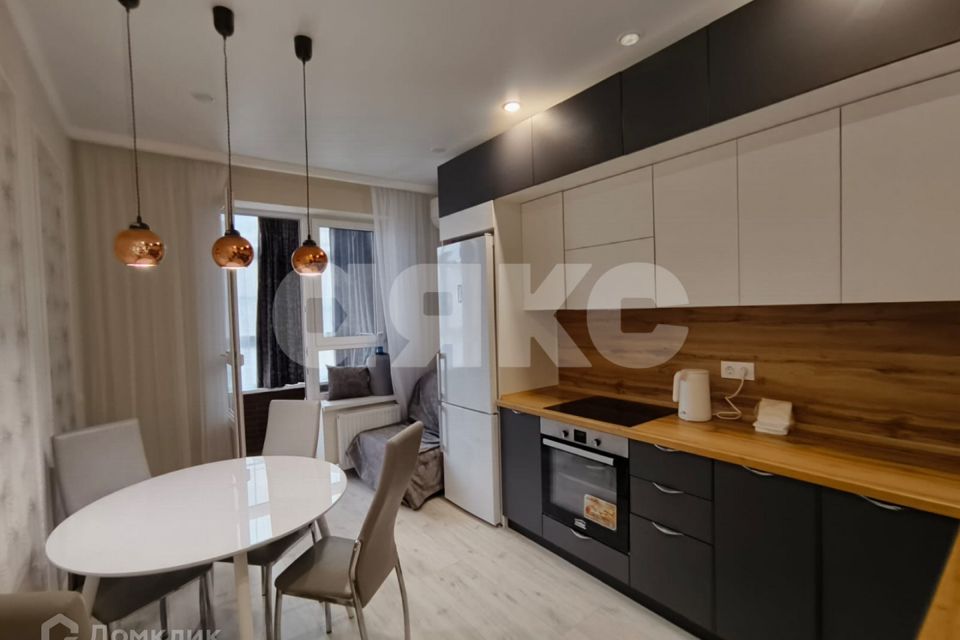Продаётся 1-комнатная квартира, 43 м²
