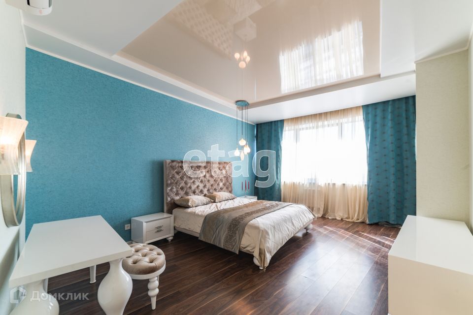 Продаётся 2-комнатная квартира, 129.1 м²