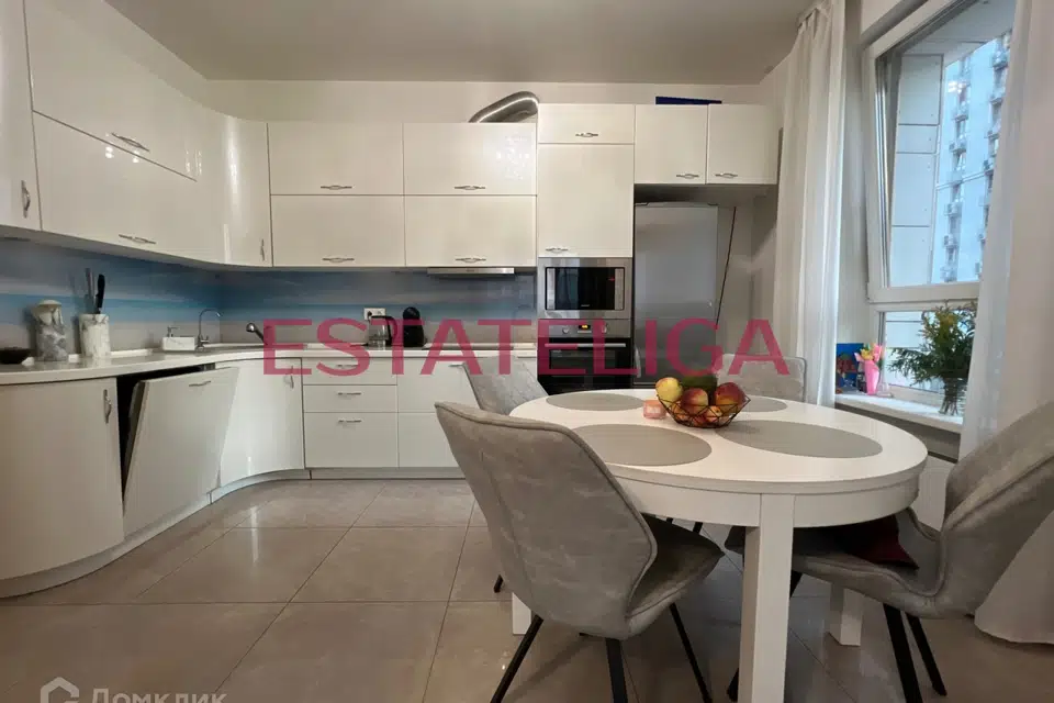 Продаётся 4-комнатная квартира, 102.2 м²