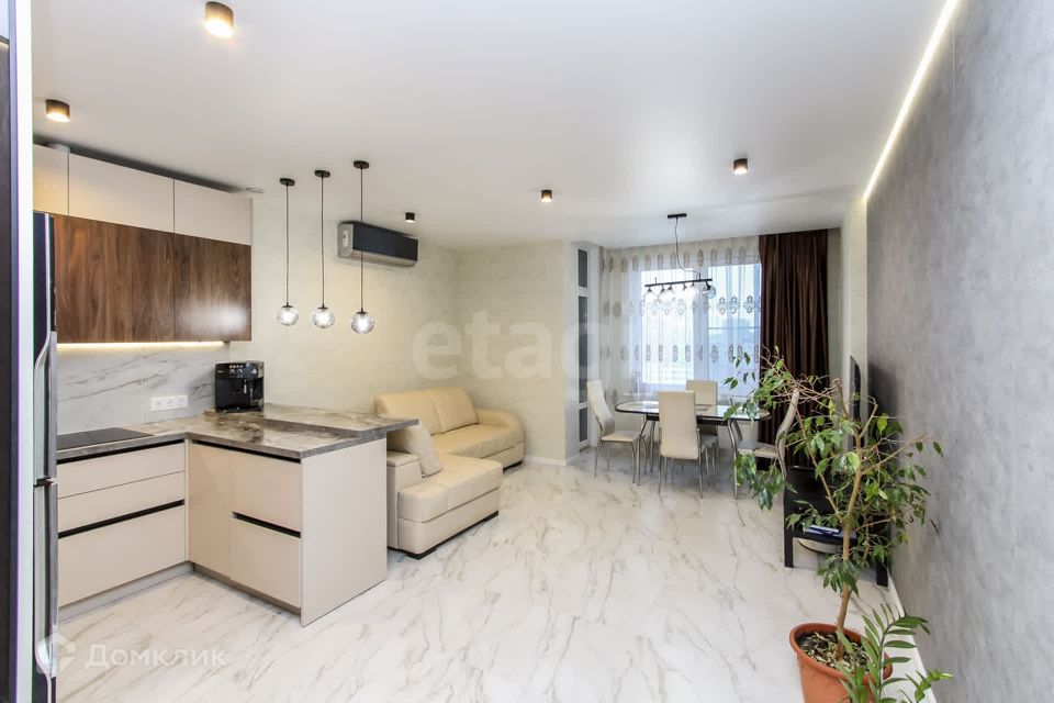 Продаётся 3-комнатная квартира, 106.4 м²