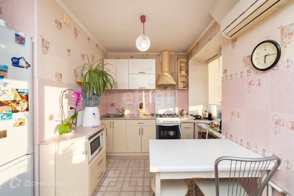 Продаётся 3-комнатная квартира, 63 м²