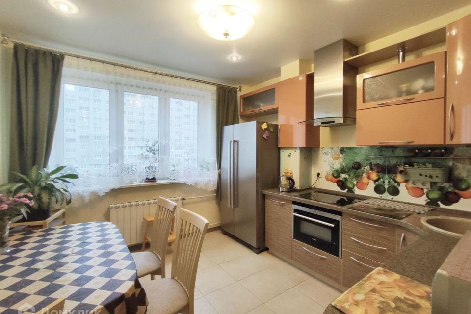 Продаётся 2-комнатная квартира, 79.6 м²