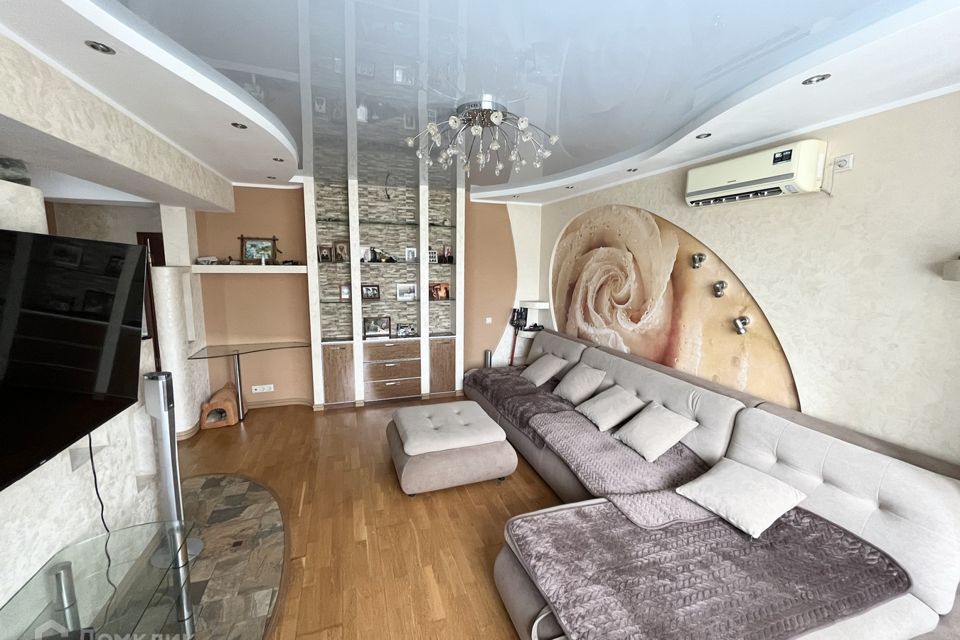 Продаётся 4-комнатная квартира, 120 м²