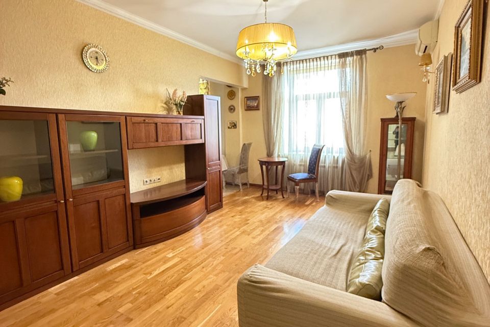 Продаётся 2-комнатная квартира, 62.2 м²