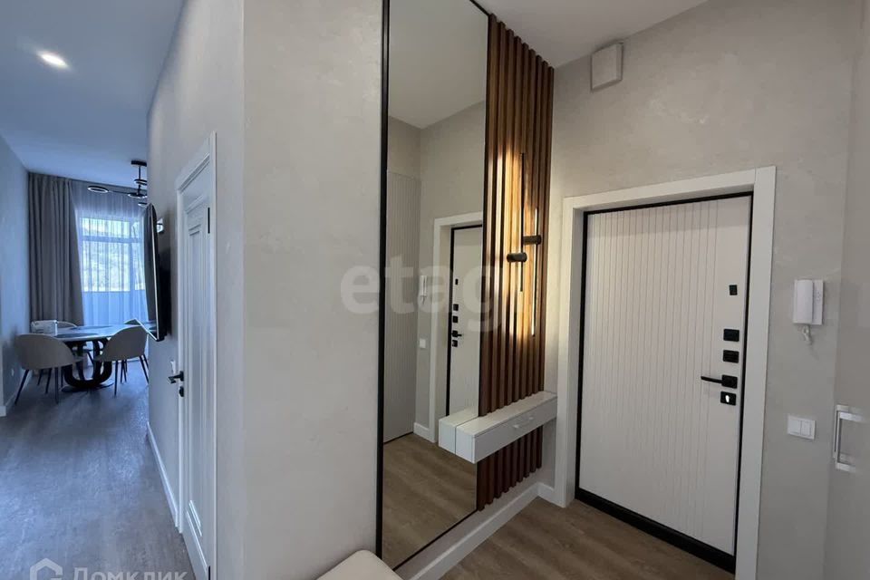 Продаётся 4-комнатная квартира, 170 м²