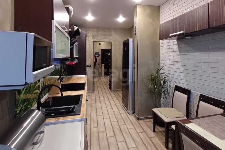 Продаётся 2-комнатная квартира, 70.6 м²