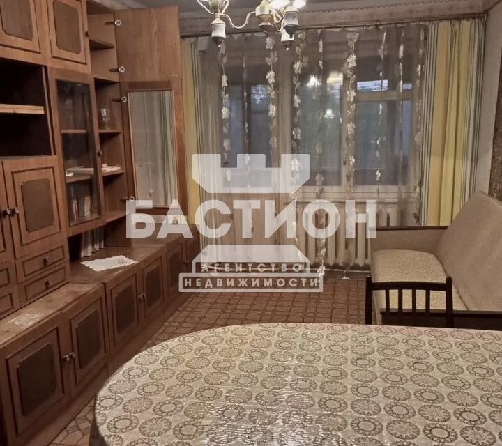 Продаётся 4-комнатная квартира, 66 м²