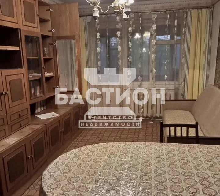 Продаётся 4-комнатная квартира, 66 м²
