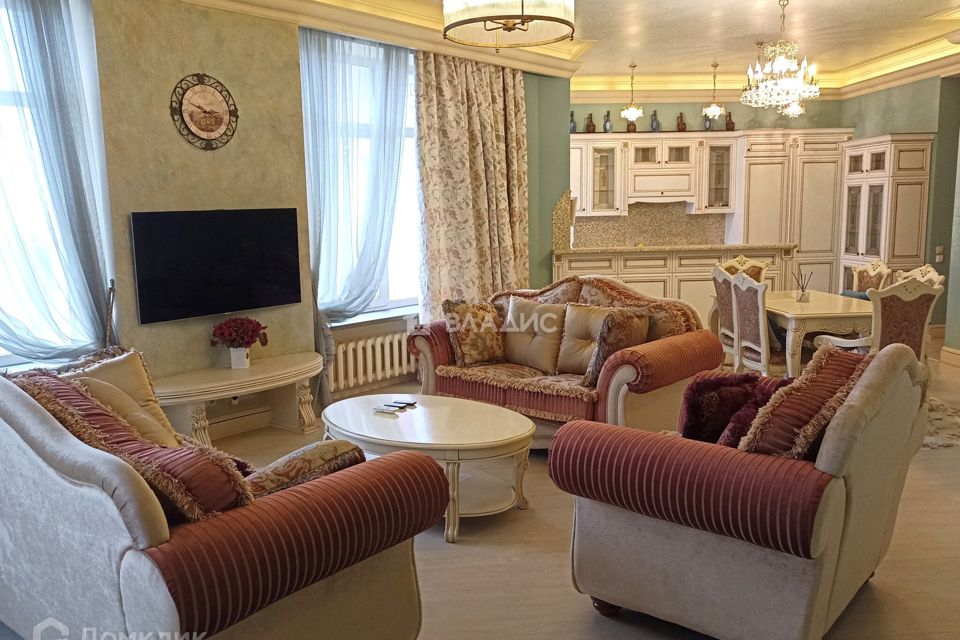Сдаётся 3-комнатная квартира, 123 м²