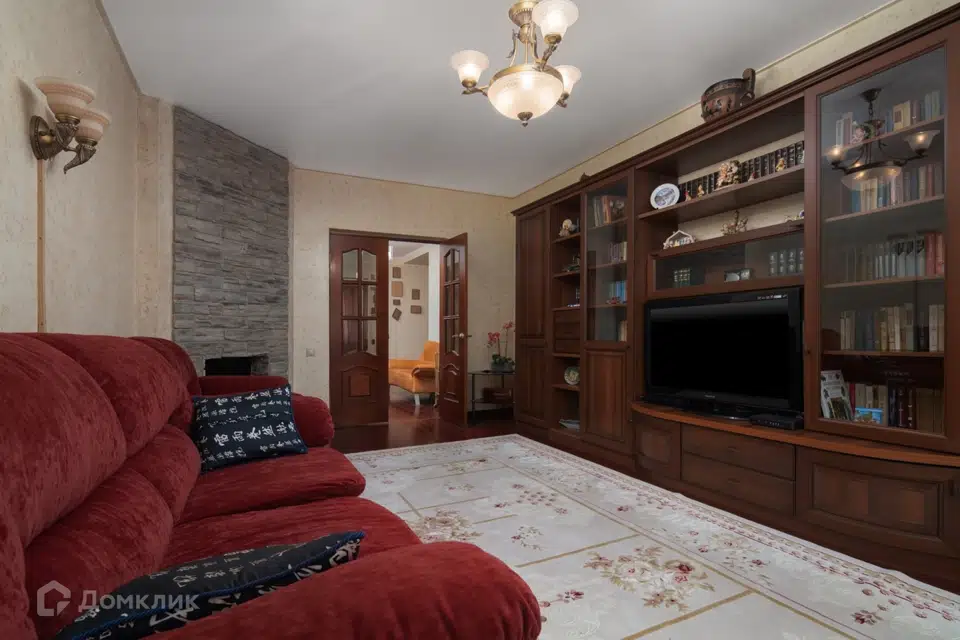 Продаётся 4-комнатная квартира, 120 м²