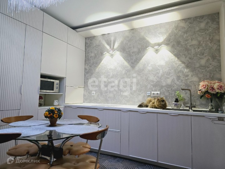 Продаётся 2-комнатная квартира, 62 м²