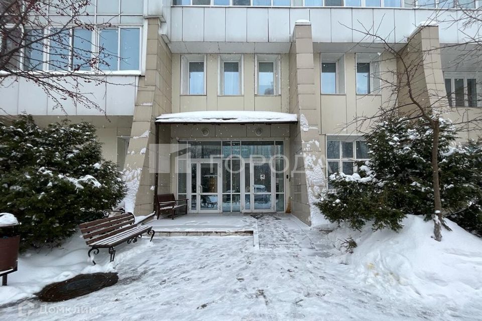 Продаётся 4-комнатная квартира, 168.5 м²