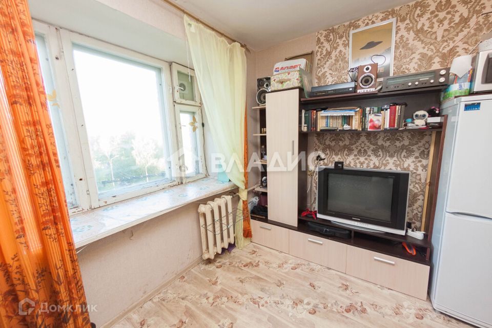 Продаётся комната в 8-комн. квартире, 224 м²