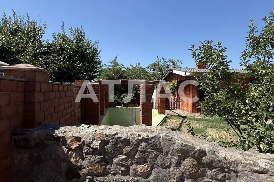 Продаётся 3-этажный дом, 212 м²