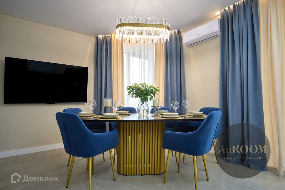 Продаётся 5-комнатная квартира, 250 м²